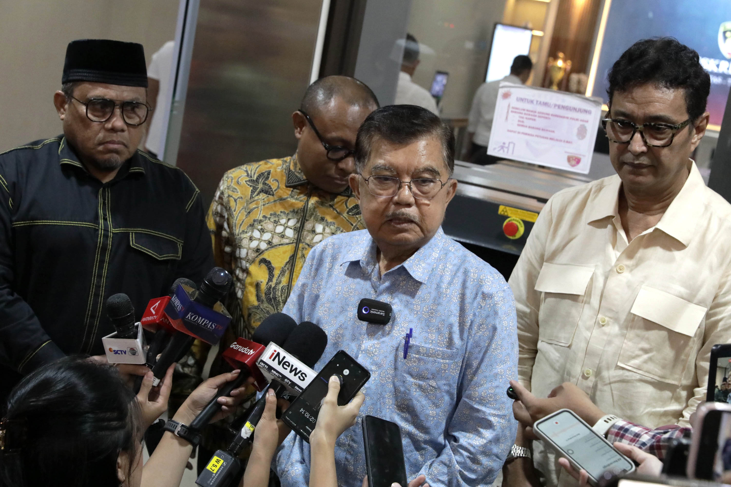 Jusuf-Kalla-Laporkan-Dugaan-Pencemaran-Nama-Baik_20260408_145112.jpg