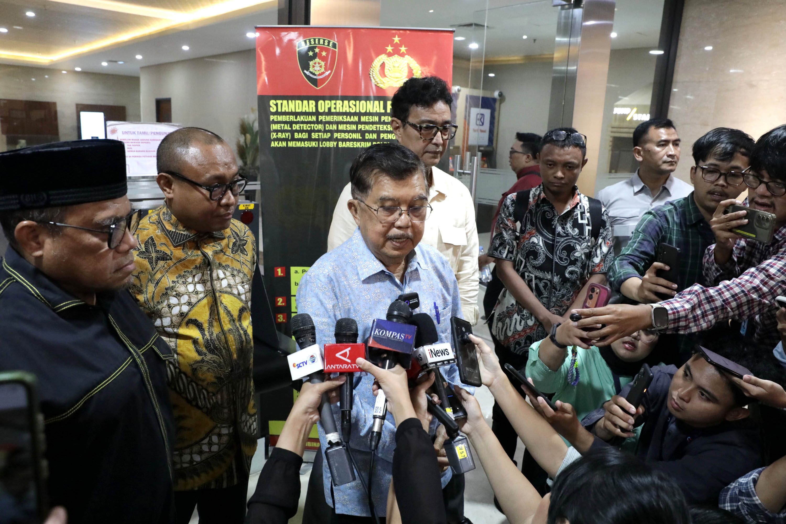 Jusuf-Kalla-Laporkan-Dugaan-Pencemaran-Nama-Baik_20260408_145446.jpg