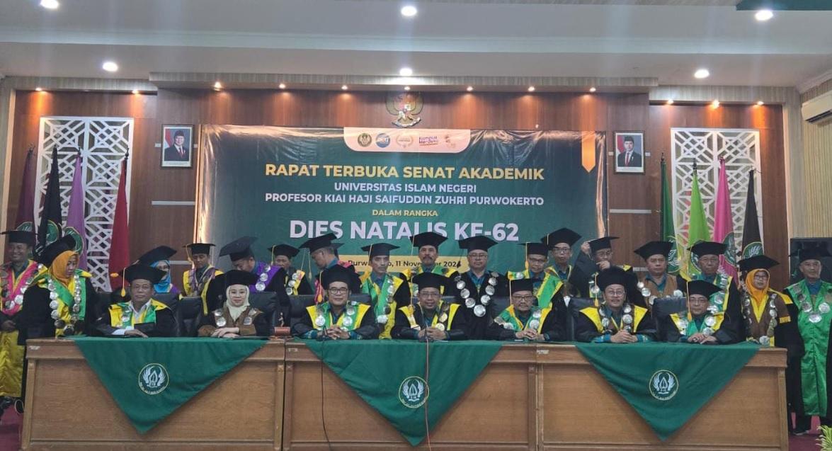 KH-Marsudi-Syuhud-pada-Rapat-Terbuka-Senat-Akademik-di-Auditorium-Kampus-pada-Senin-11112024.jpg