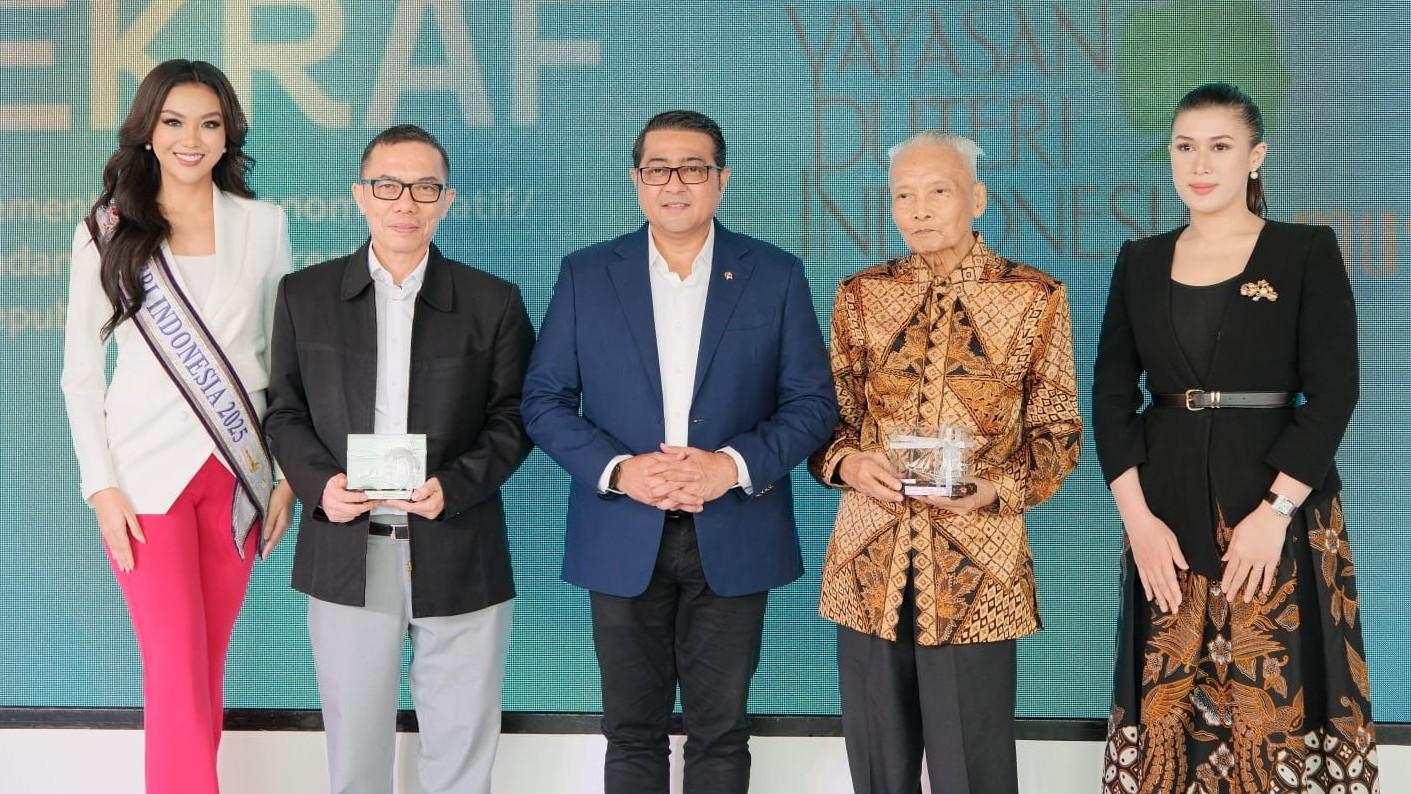 KOLABORASI-Menteri-Ekonomi-KreatifKepala-Badan-Ekonomi-Kreatif-Indonesia.jpg