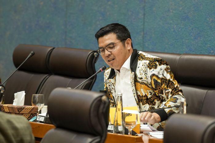 KOMISI-VII-DPR-Anggota-Komisi-VII-DPR-RI-Bane-Raja-Manalu.jpg