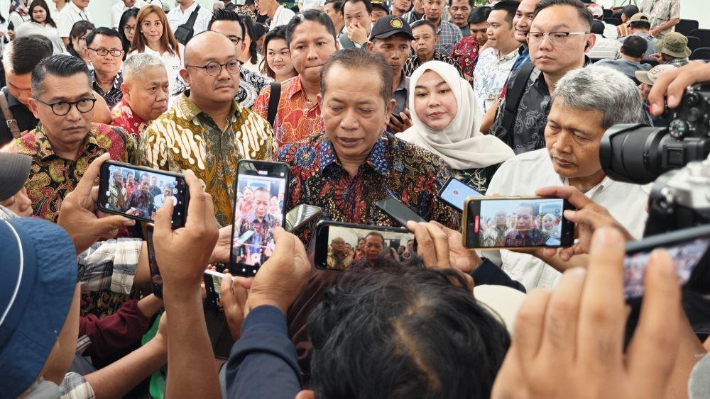 KOPERASI-NAIK-KELAS-Menteri-Koperasi-Ferry-Juliantono.jpg