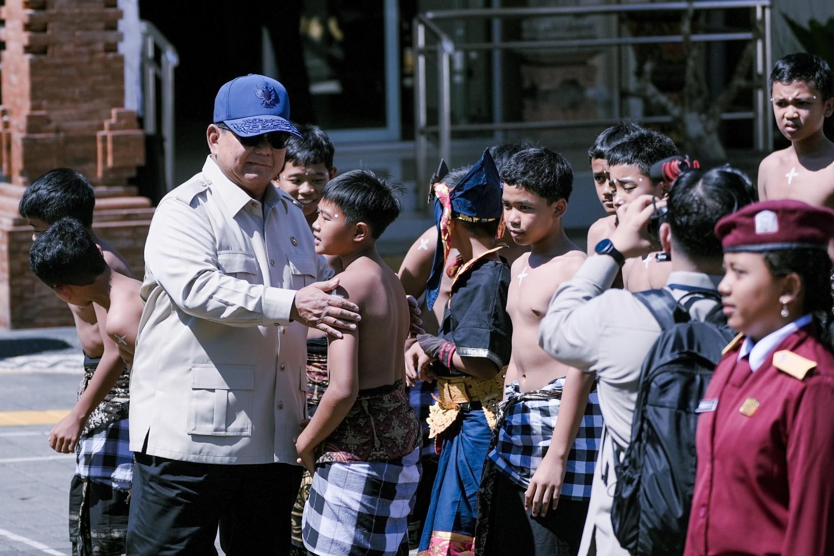 KUNJUNGI-KORBAN-BULLYING-Presiden-Prabowo-Subianto.jpg