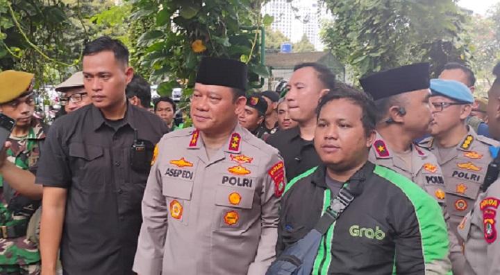 Kapolda-Metro-Jaya-Irjen-pol-Asep-Edi-Suheri-di-TPU-Karet-Bivak-Jakarta-Pusat.jpg