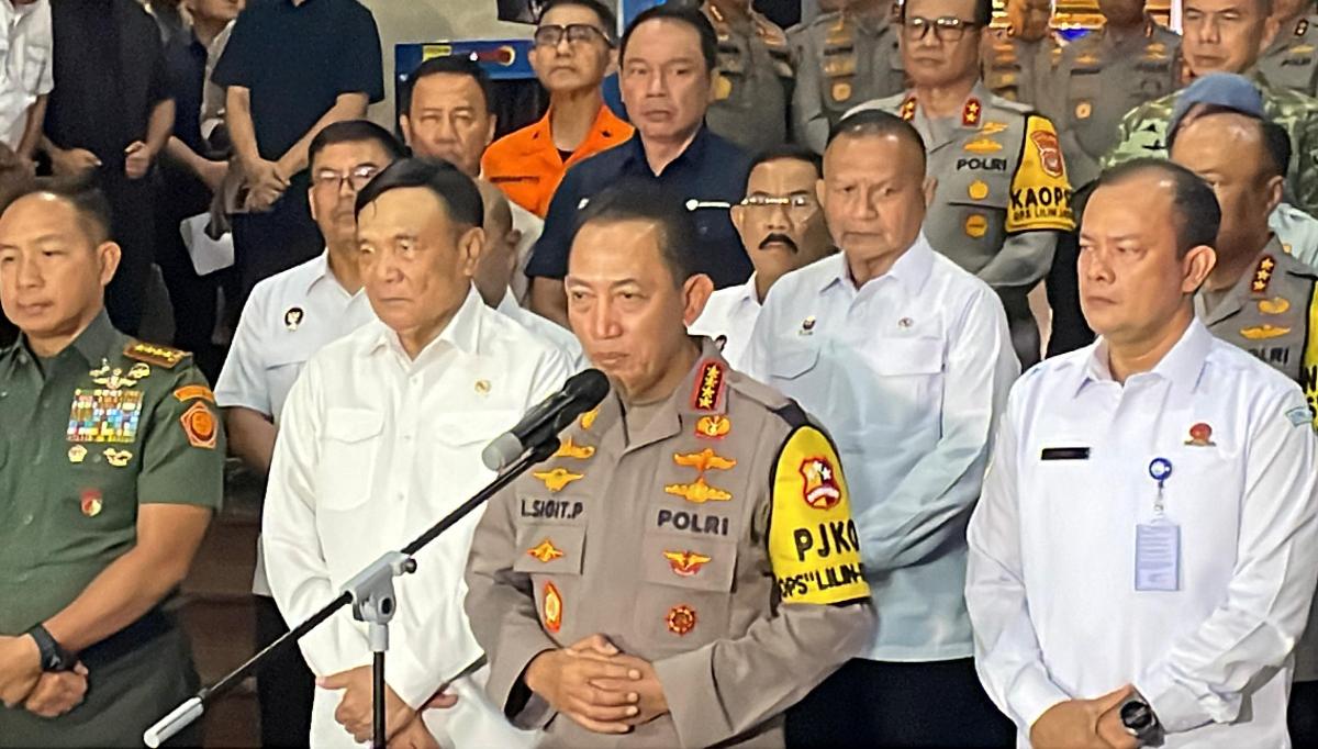 Kapolri-Sebagian-Besar-Masyarakat-Patuh-Tak-Gunakan-Kembang-Api-saat-Tahun-Baru.jpg