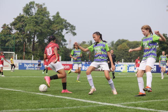 Kapten-Tim-British-School-Jakarta-Evelyn-Crane-walker.jpg