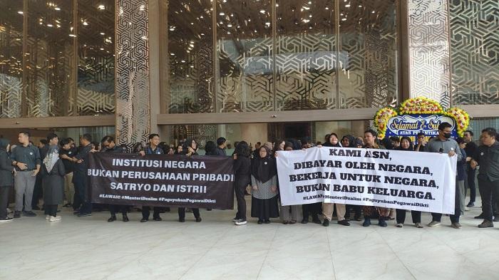 Kemendiktisaintek-demoooo-menteri.jpg