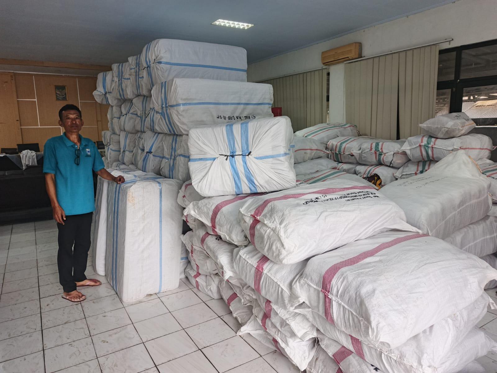 Kemensos-Salurkan-Bantuan-Korban-Banjir-Pandeglang.jpg