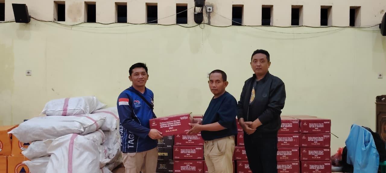 Kemensos-salurkan-bantuan-untuk-korban-banjir-di-Situbondo.jpg