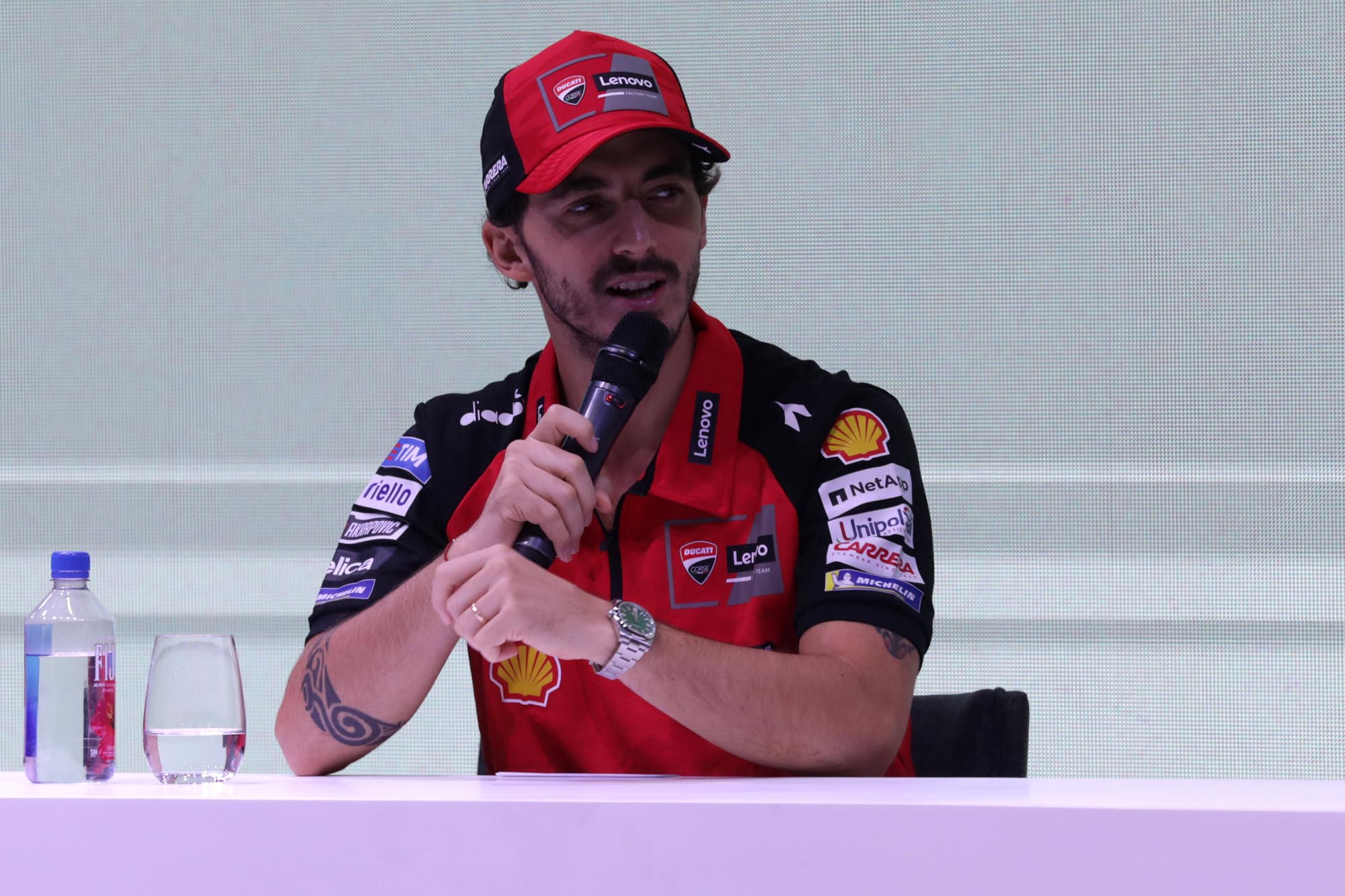Pembalap Ducati Francesco Bagnaia memberi keterangan saat Konferensi Pers Kemitraan Teknis Shell Advance dan Ducati Corse pada MotoGP 2024 di Jakarta, Rabu (25/9/2024). Melalui kemitraan teknis yang terjalin selama 25 tahun, Shell Advance mendukung Ducati Corse dalam memenangkan lebih dari 150 podium MotoGP dan World Superbike, dan kembali bermitra pada ajang MotoGP 2024 yang akan digelar pada 27-29 September 2024 di Sirkuit Internasional Mandalika, Lombok, Nusa Tenggara Barat.?TRIBUNNEWS/IRWAN RISMAWAN