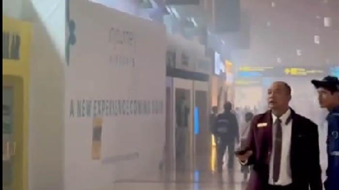Kepulan-asap-terlihat-di-area-Terminal-2.jpg