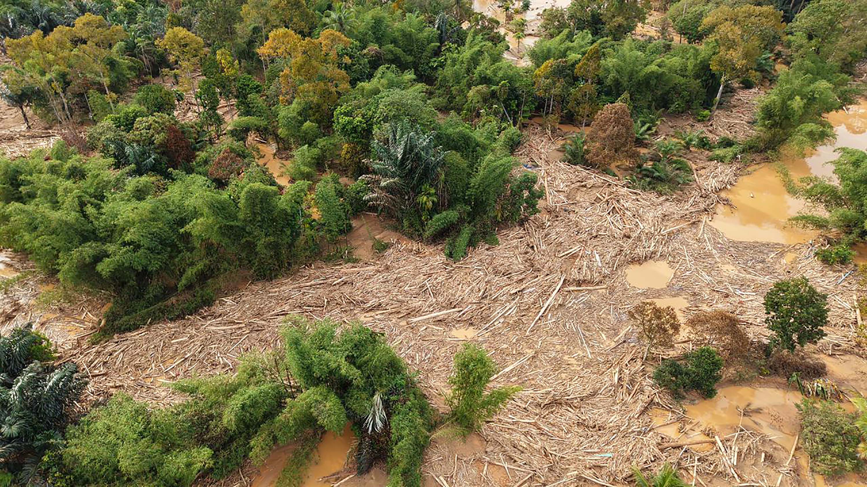 Kerusakan-di-Tapanuli-Tengah-Akibat-Banjir-dan-Longsor_20251205_053012.jpg