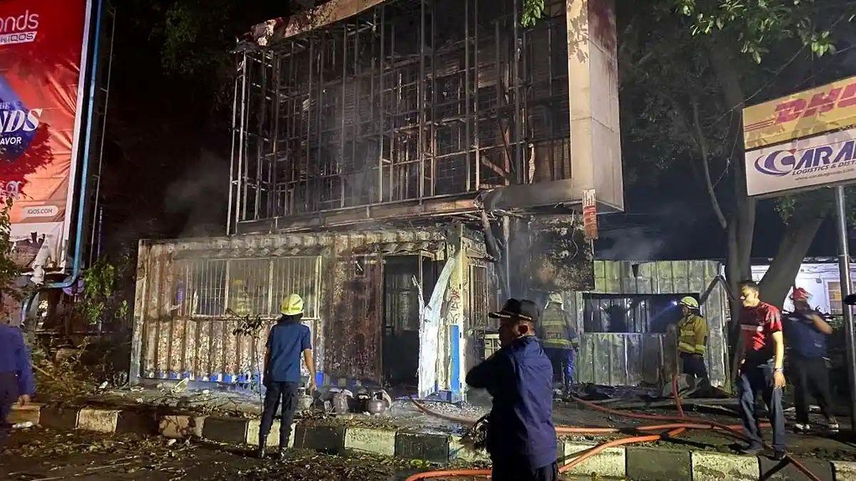 Kerusuhan-terjadi-di-Kota-Bandung-Jawa-Barat-43.jpg