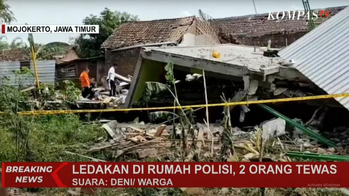 Kesaksian-Warga-soal-Ledakan-Rumah-Polisi-di-Mojokerto-2-Kali-Ledakan-Rumah-Hancur-Ibu-Anak-Tewas.jpg