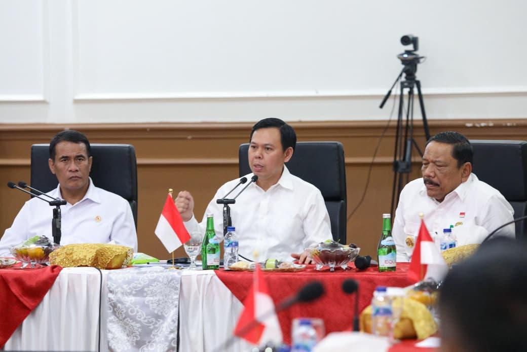 Ketua-DPD-RI-Sultan-Najamudin-dampingi-Mentan-ke-Bengkulu.jpg