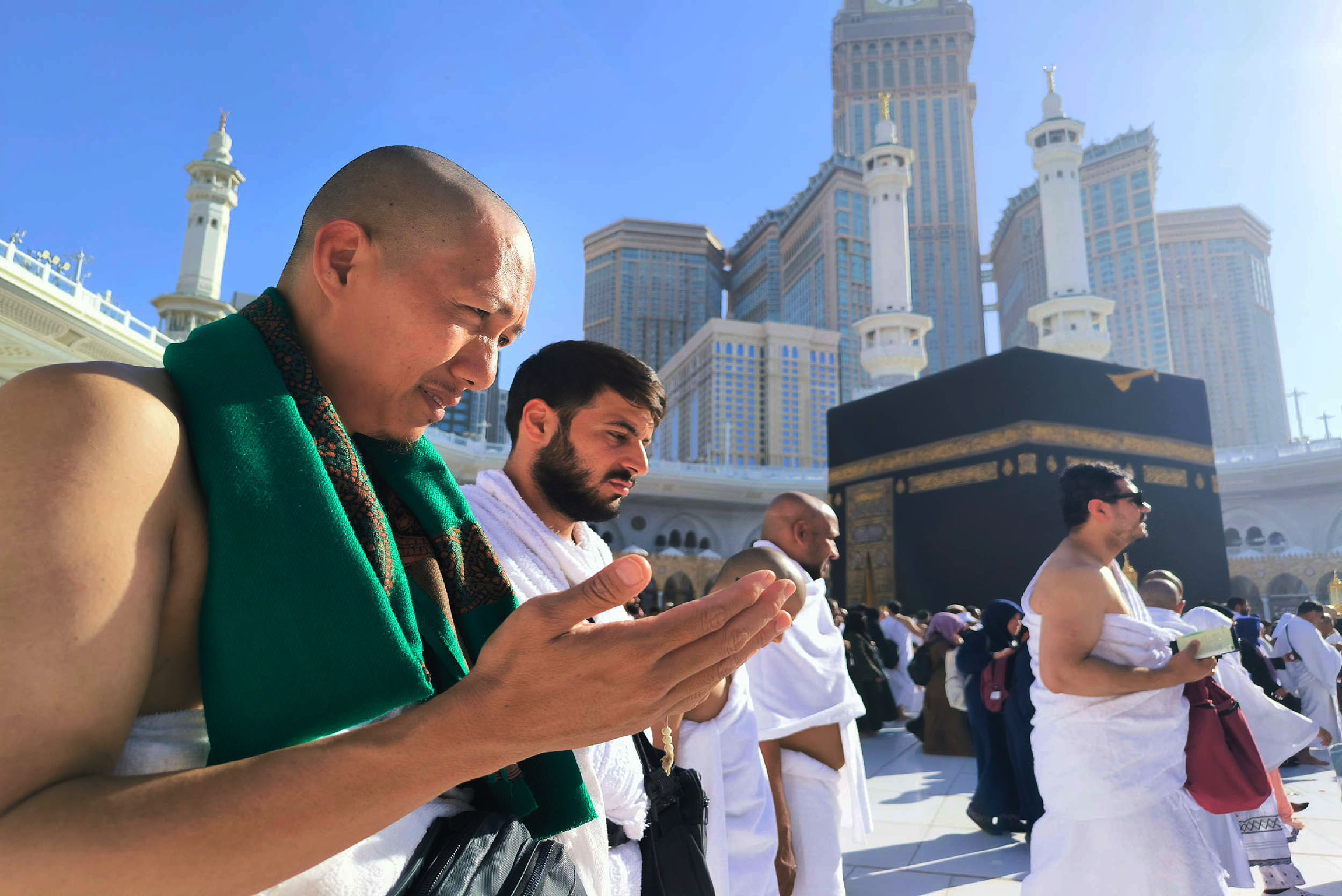 Khusuknya-Ibadah-di-Masjidil-Haram_20251223_204911.jpg