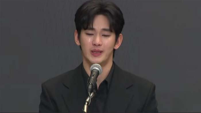 Kim-Soo-Hyun-perdana-tampil.jpg