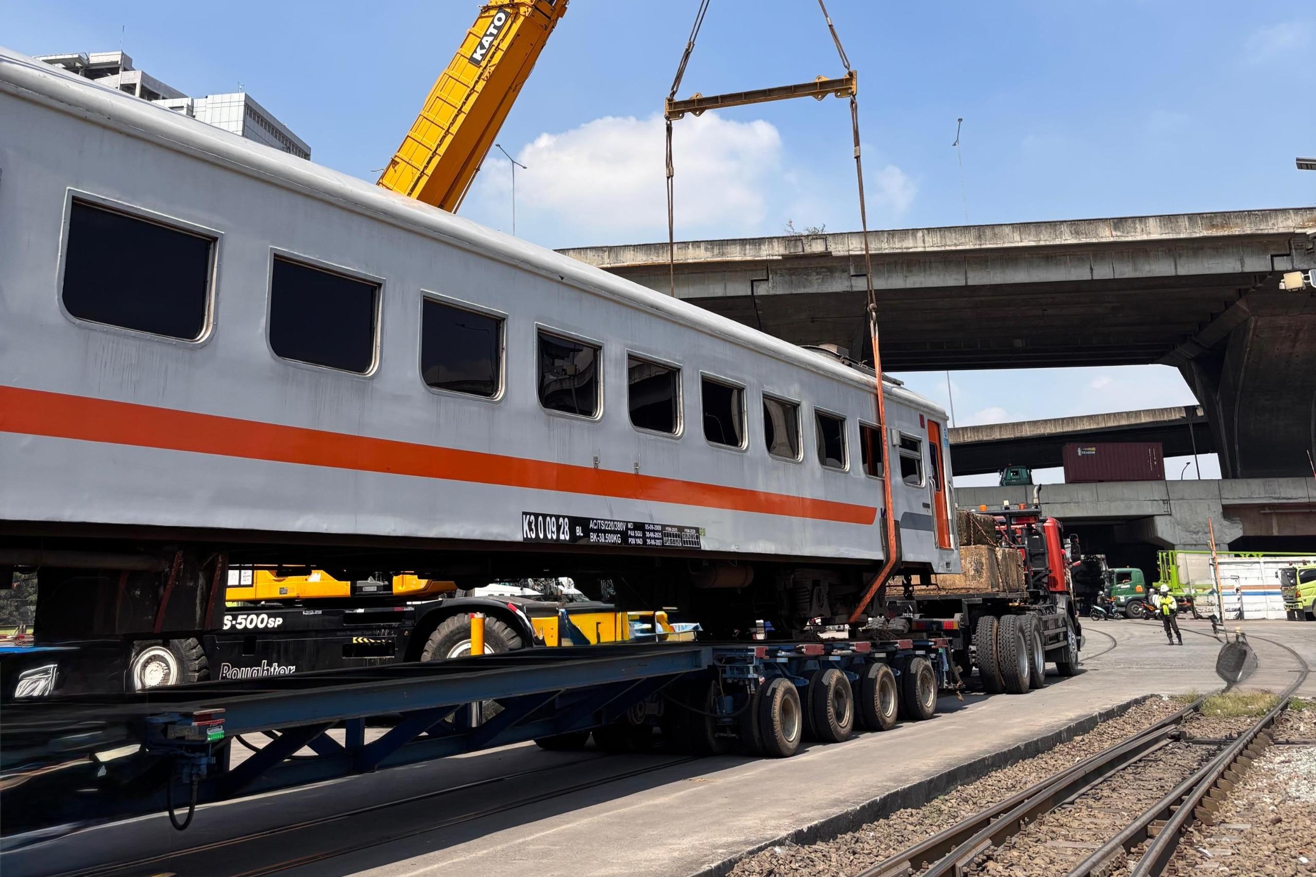 Kirim-kereta-ke-Sumatera-OK.jpg