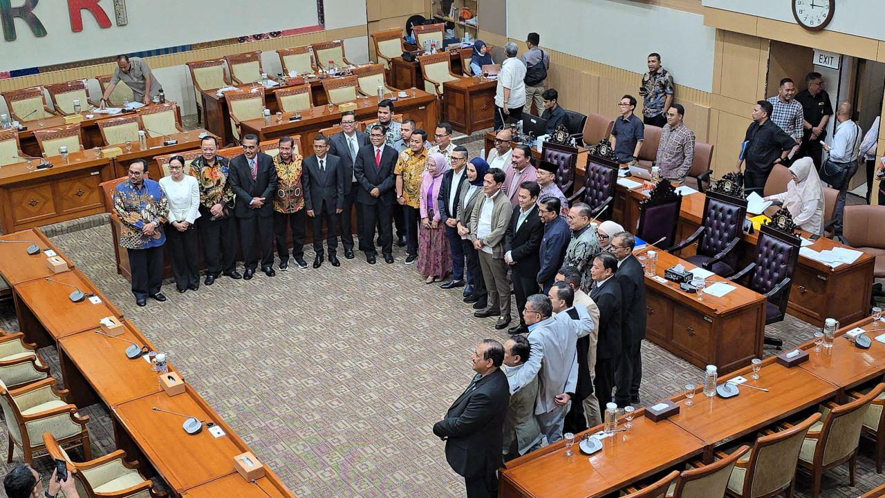 Rapat Paripurna DPR Sahkan 7 Calon Anggota Komisi Yudisial RI Periode 2025–2030, Berikut Daftarnya