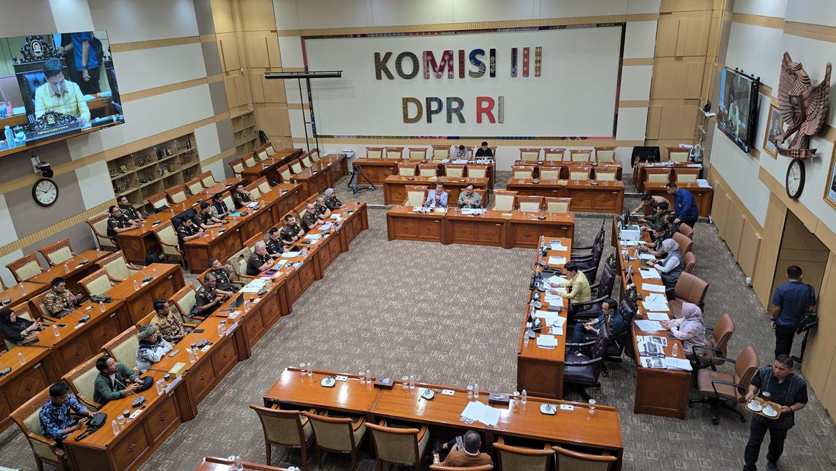 Komisi-III-DPR-RI-menyoroti-dugaan-pungutan-liar-pungli.jpg