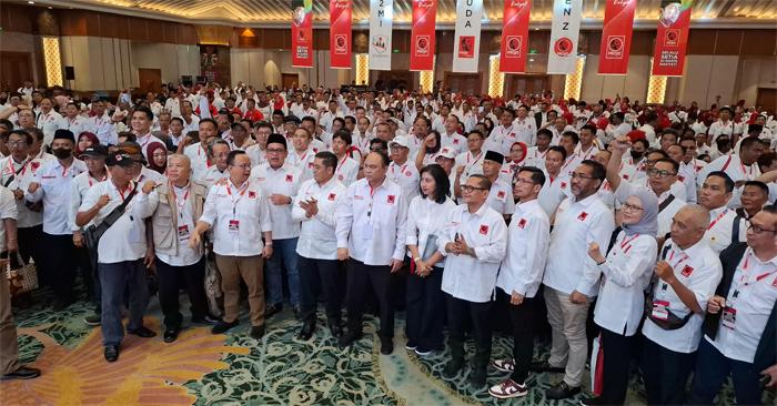 Teriakan 'Prabowo di Hati Rakyat' Menggema saat Budi Arie Sebut Projo Siap Merapat ke Gerindra