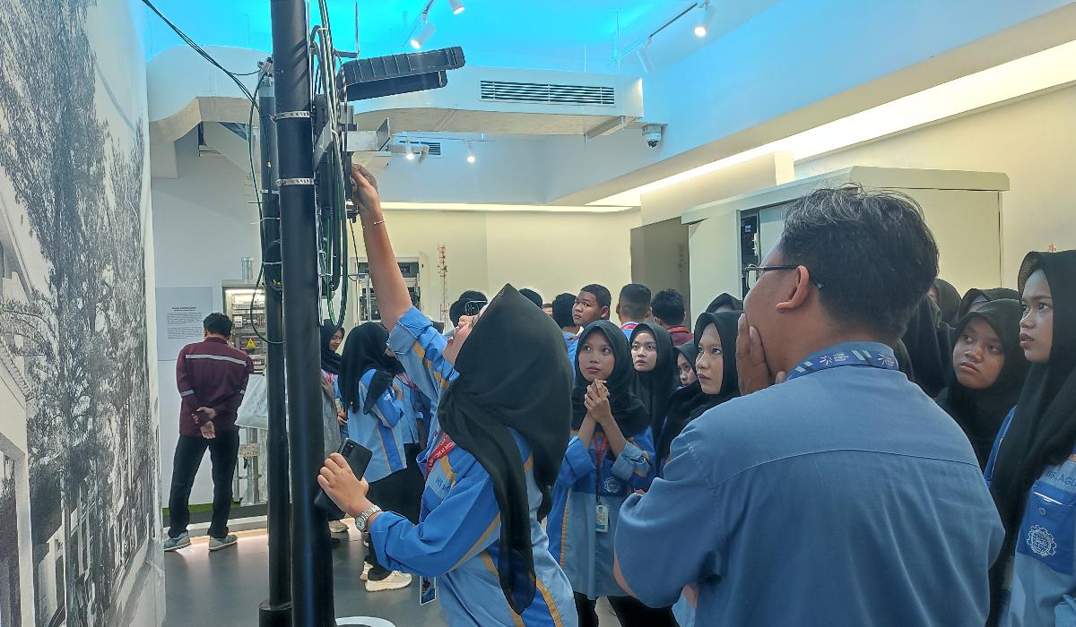 Kunjungan-Industri-SMK-HS-Agung-Bekasi-ke-TBIG.jpg