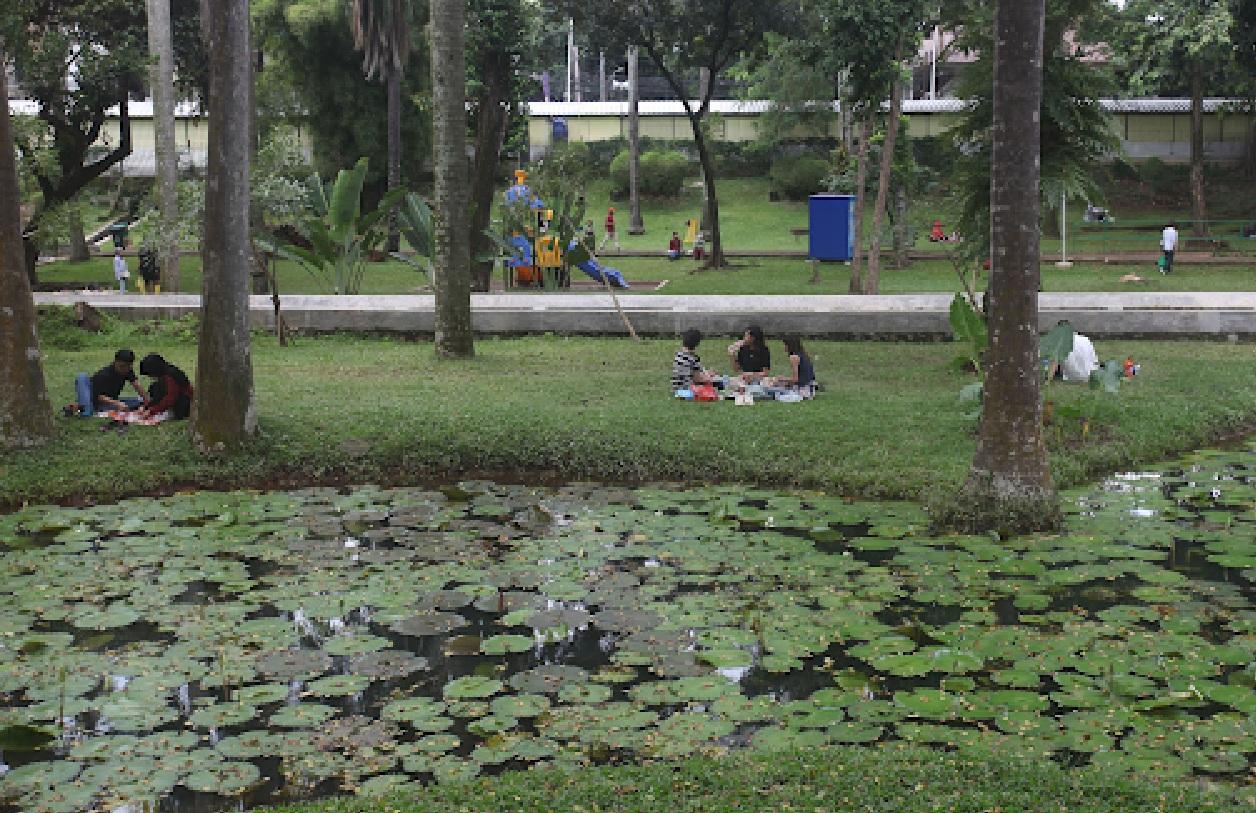 LIBURAN-DI-TAMAN.jpg
