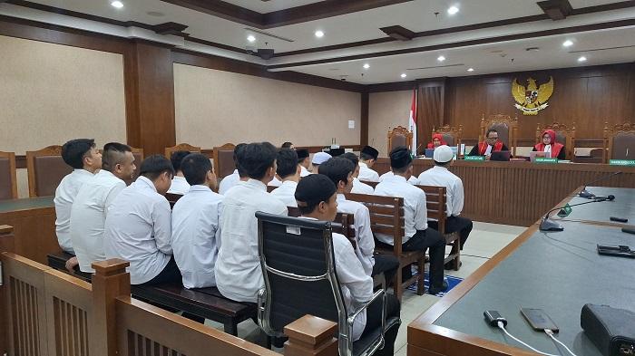 Sidang Tuntutan 21 Terdakwa Demo Agustus Ditunda, Pihak Keluarga Kecewa