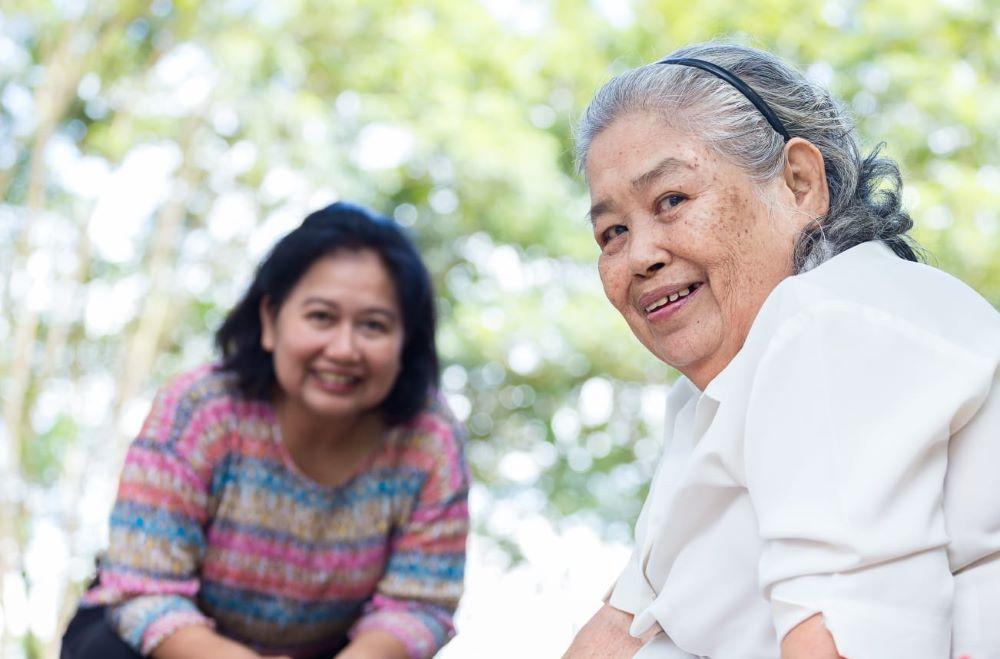 Lansia Diabetes Ngebet Makan Manis, Ini Saran yang Mesti Dilakukan Keluarga