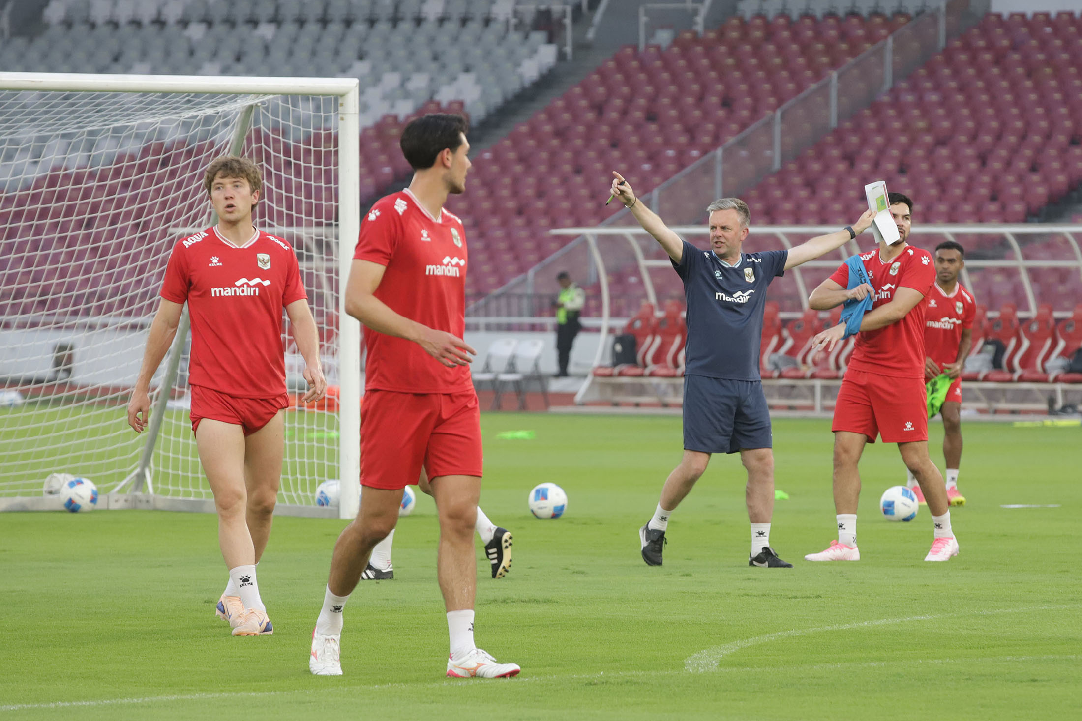 Latihan-Timnas-Indonesia-Jelang-Lawan-Oman_20260604_203347.jpg