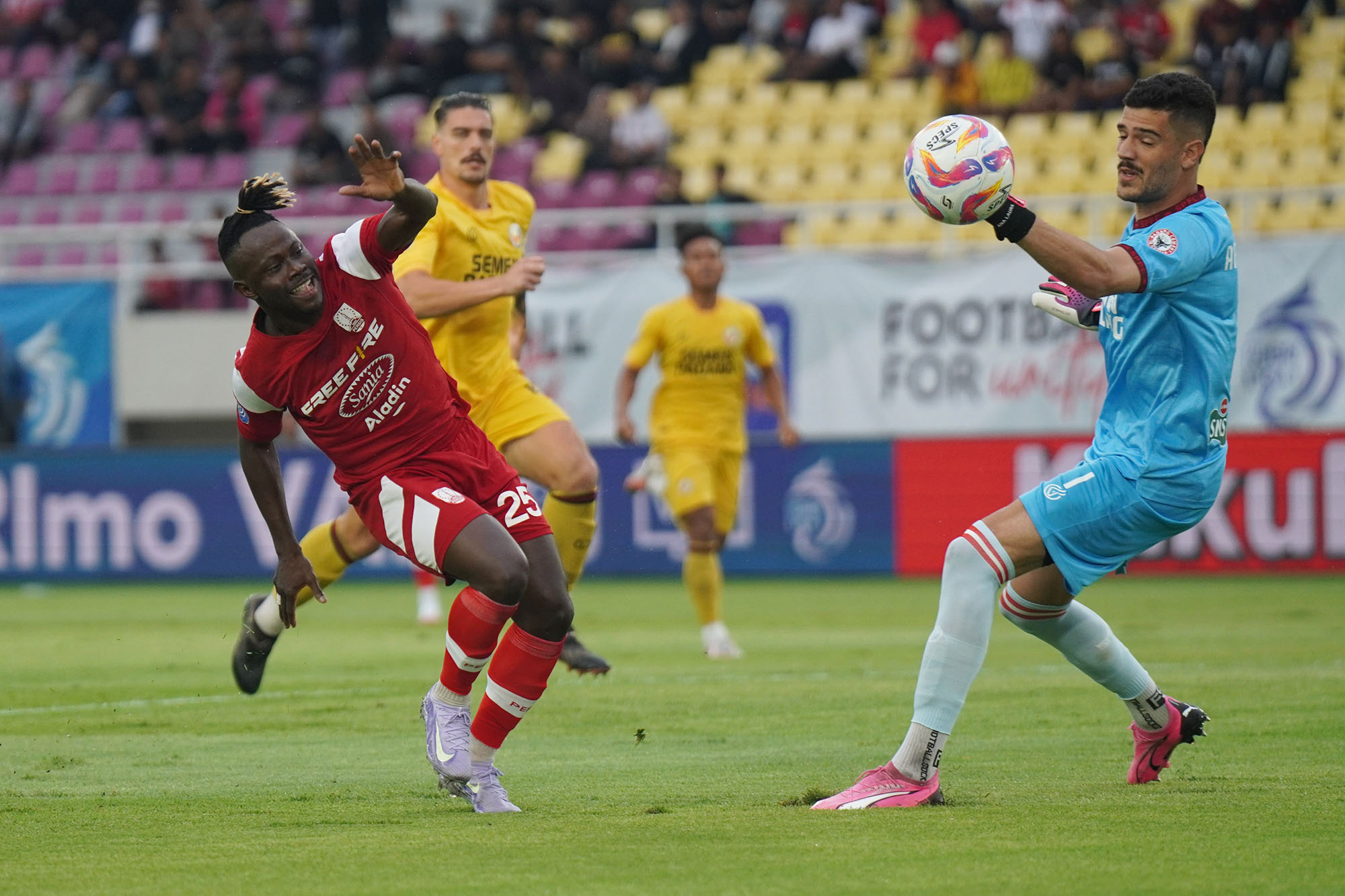 Liga-1-Persis-Solo-Imbang-dengan-Semen-Padang_20250222_163553.jpg