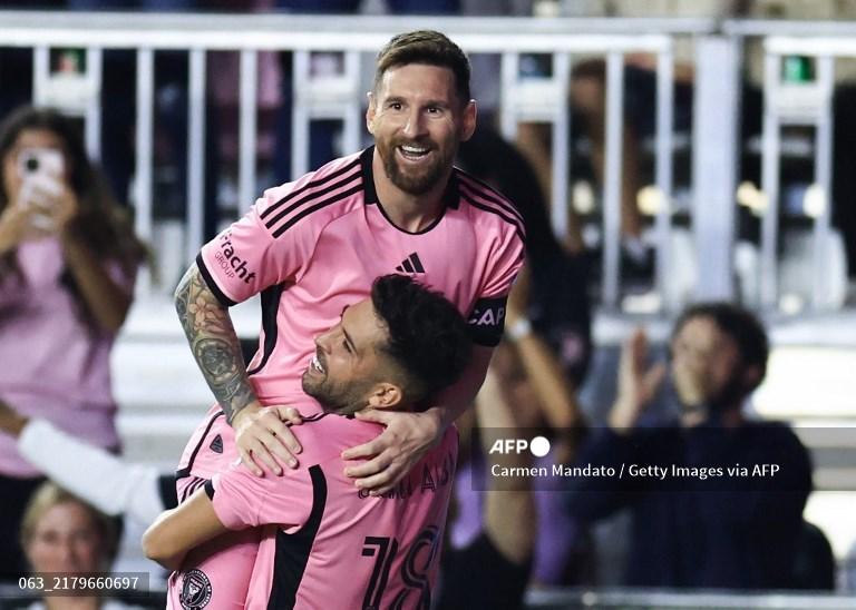 Lionel-Messi-dari-Inter-Miami-merayakan-gol-keduanya-bersama-Jordi-Alba.jpg