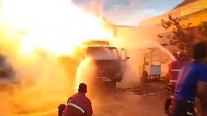 Fakta Kebakaran Truk Pengangkut Gas di Sukabumi, Sopir Selamat hingga Ada Warga Terdampak