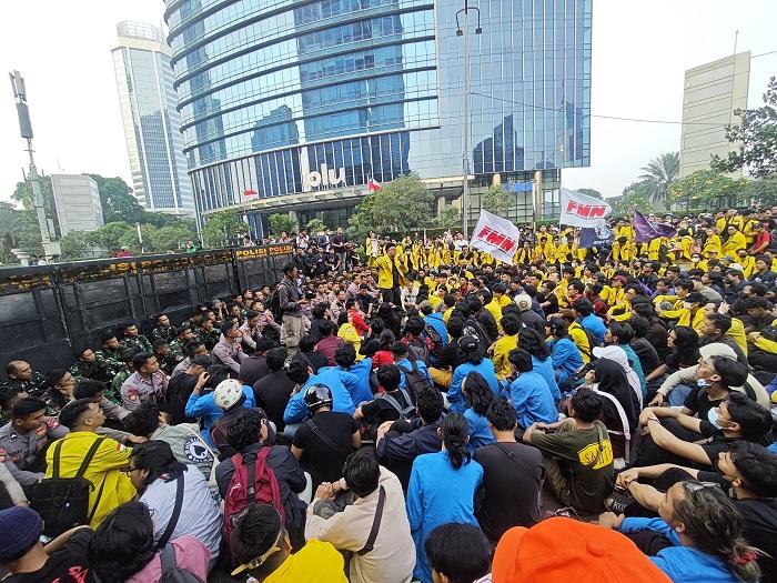 Massa-aksi-dari-mahasiswa.jpg