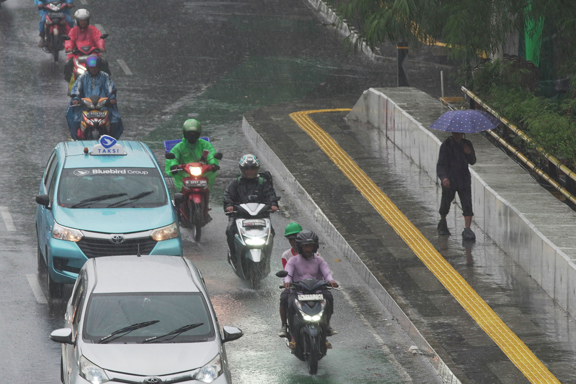 Prakiraan Cuaca DKI Jakarta Besok, Kamis 28 Agustus 2025, BMKG: Potensi Hujan saat Siang-Malam