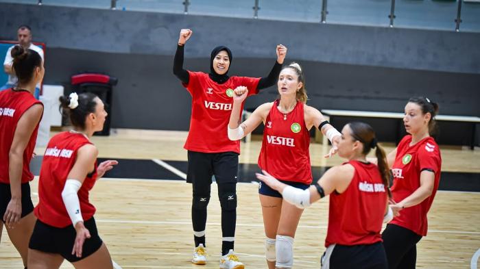 Perbandingan Mantan Tim Megawati di Musim 2025/2026: Manisa BBSK OTW Promosi, Red Sparks Kuncen