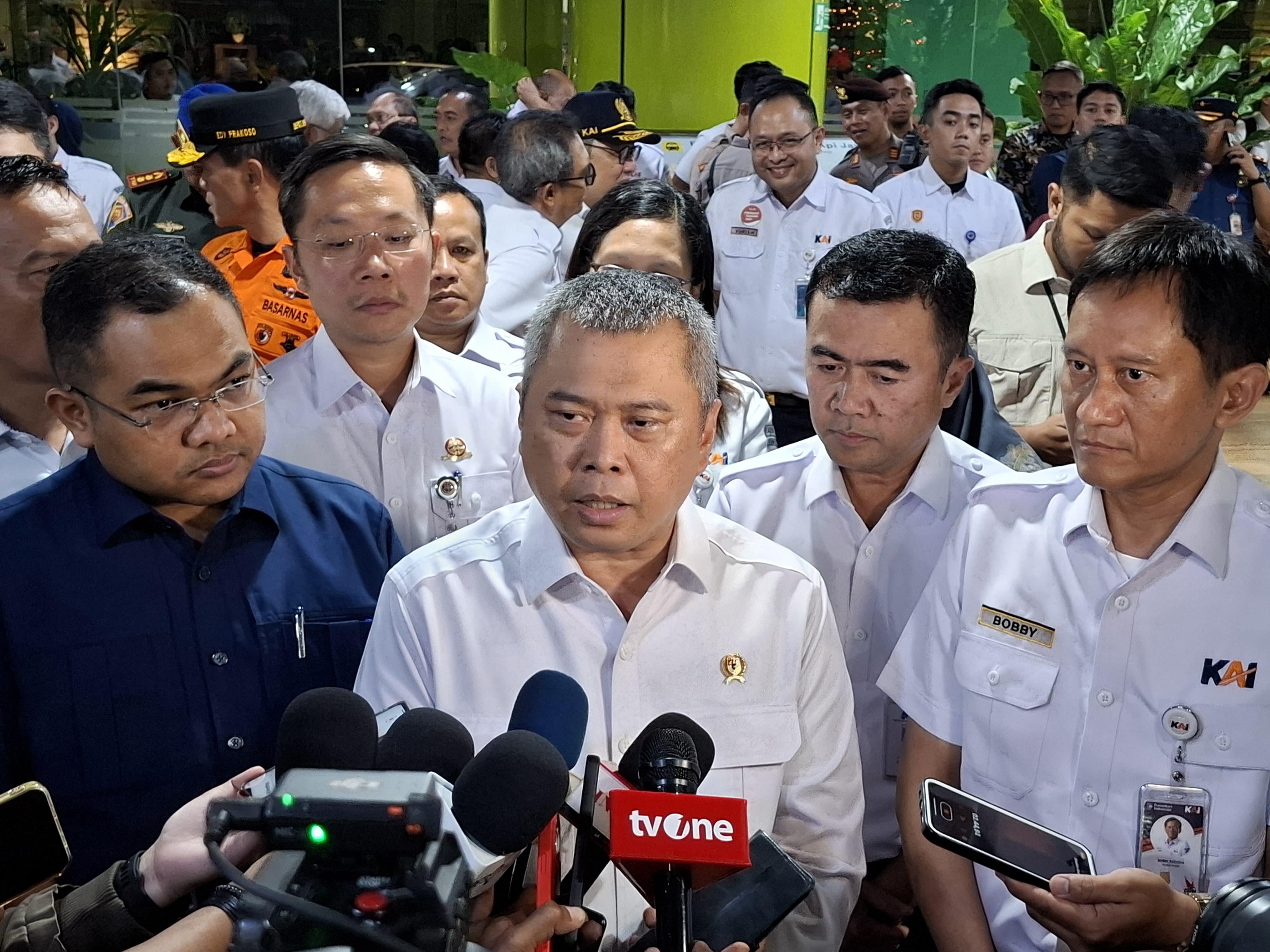 Cuaca Buruk Bayangi Libur Nataru, Menhub Dudy Minta KAI Siaga 