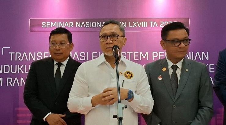 Menko-Pangan-RI-Zulkifli-Hasan-atau-Zulhas-soal-beras-oplosan.jpg