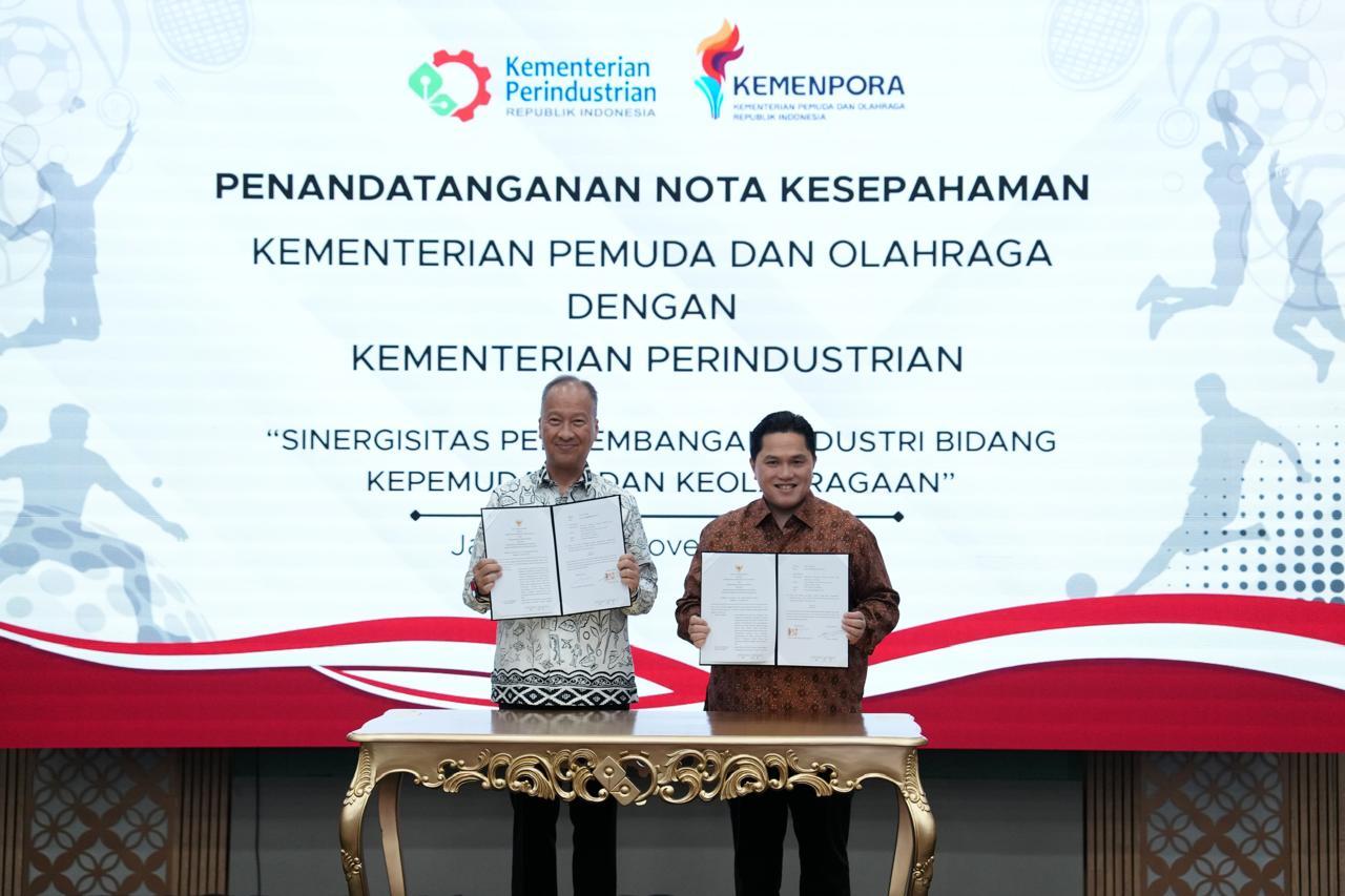 Menpora-Erick-Thohir-melakukan-Penandatangan-MoU-dengan-Agus-Gumiwang.jpg