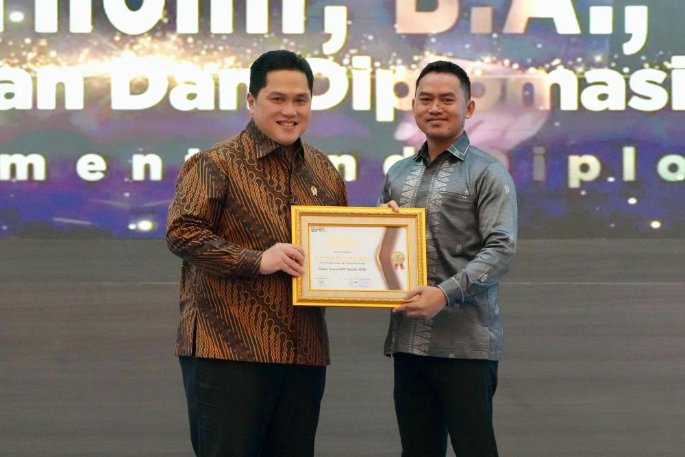 Menpora Erick Terima Penghargaan KWP Awards 2026, Tekankan Pentingnya Sport Diplomacy