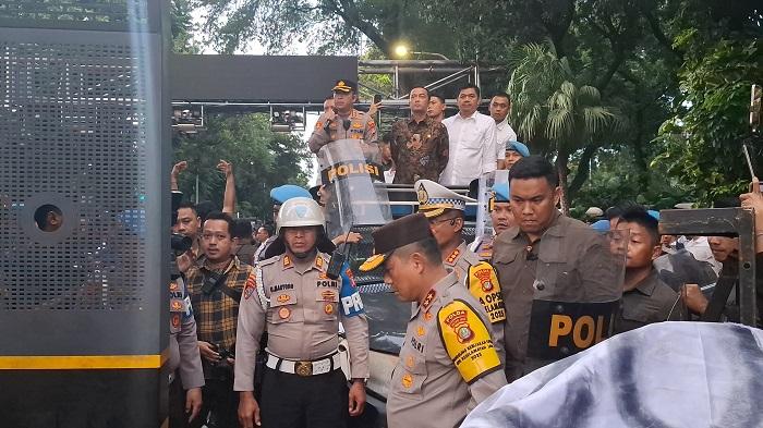 Mensesneg-Prasetyo-Hadi-turun-langsung-untuk-menemui-mahasiswa-321.jpg