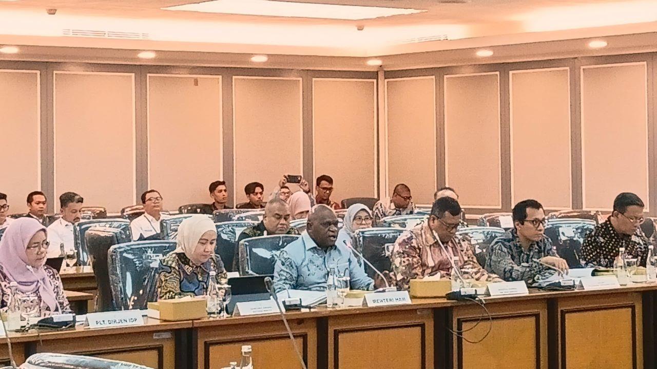 Pegal karena Duduk Lama? Dokter Ungkap Bahaya ‘Silent Damage’ pada Pekerja Kantoran