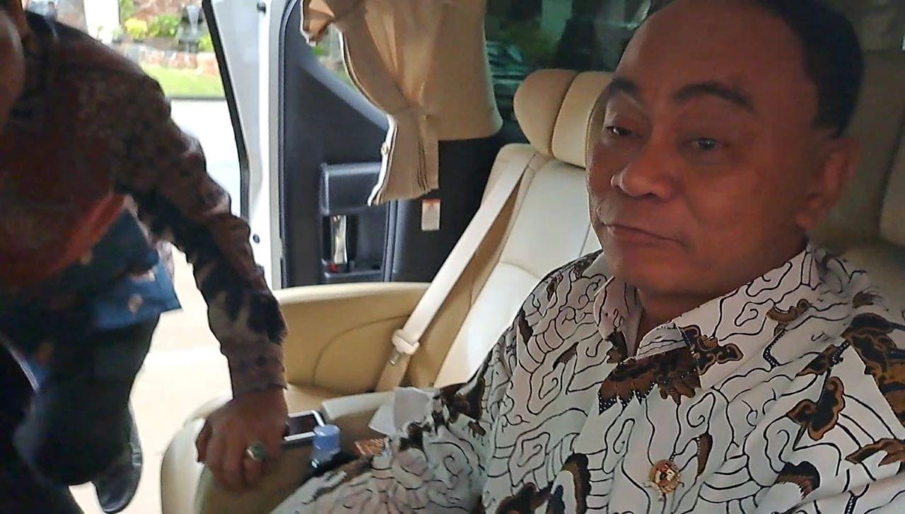 Menteri-Koperasi-Budi-Arie-Setiadi-di-Kantor-Kemenko-PMK.jpg