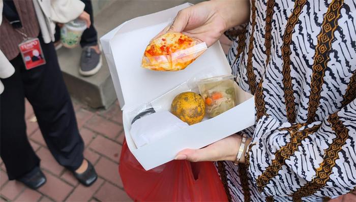 Mengintip Jatah Makanan Tahanan KPK di Idulfitri: Telur Balado, Sayur Bening Wortel hingga Jeruk