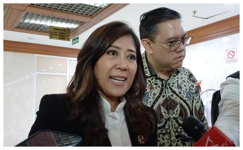 Meutya-Hafid-soal-aturan-bermedsos-OK.jpg