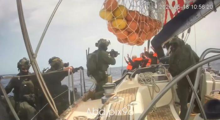 Militer-Israel-IDF-menyergap-kapal-misi-kemanusiaan-Gaza-menangkap-WNI-jurnalis-Republika.jpg