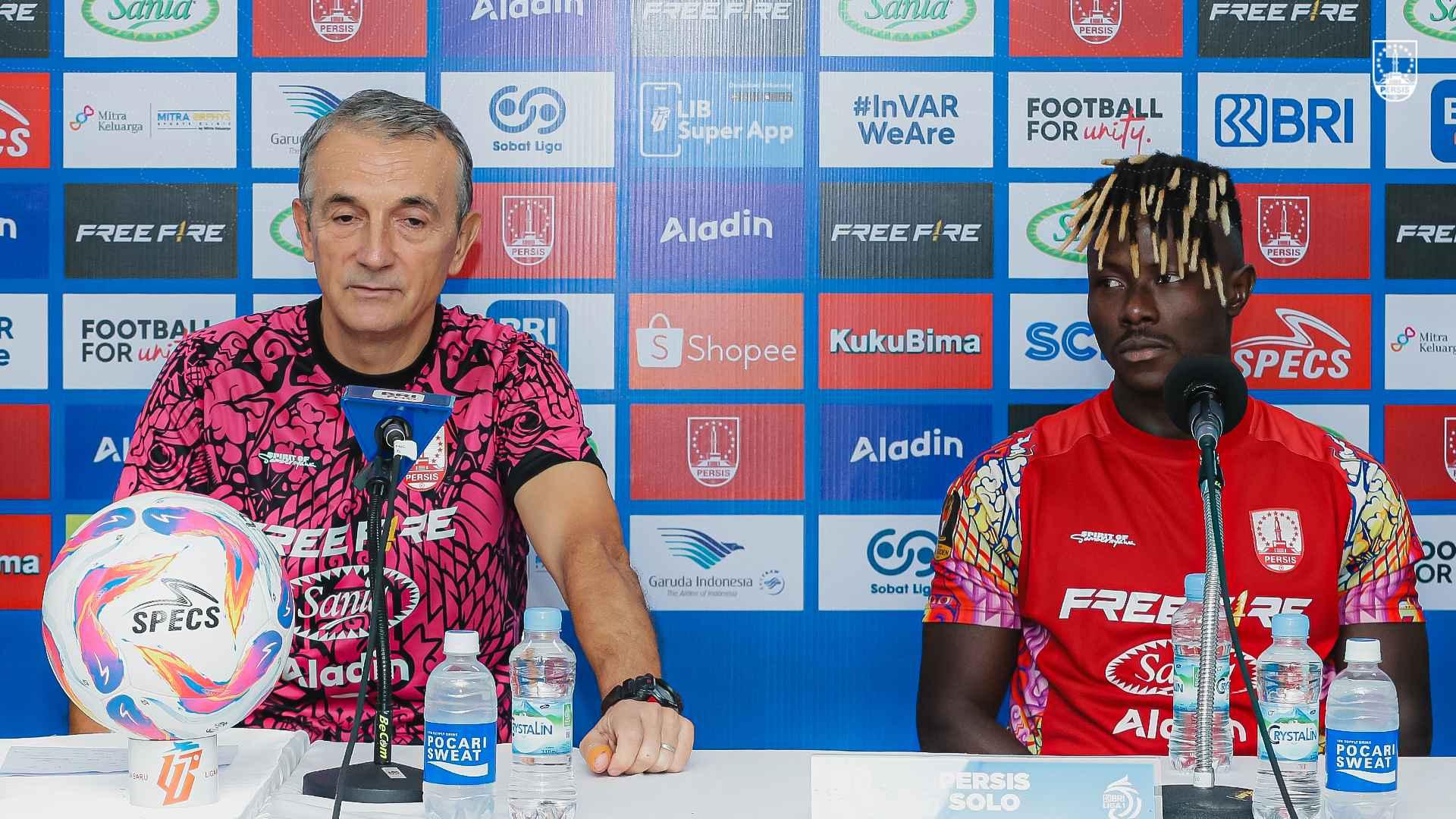 Milomir-Seslija-Moussa-Sidibe-Persis-Solo.jpg
