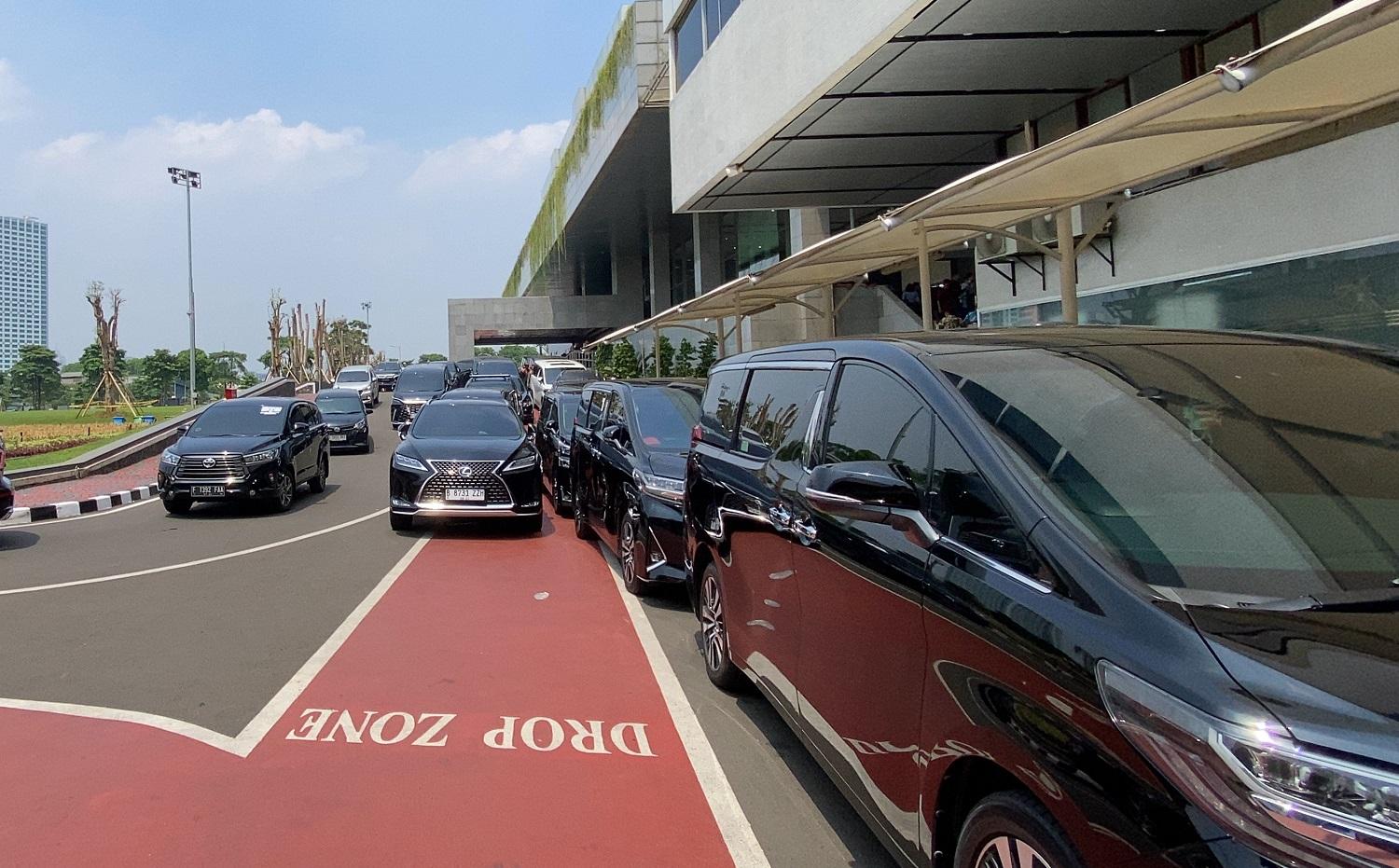 Mobil-mewah-anggota-DPR.jpg