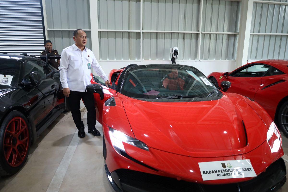 Mobil-mewah-jenis-sports-yang-akan-dilelang-Kejagung.jpg
