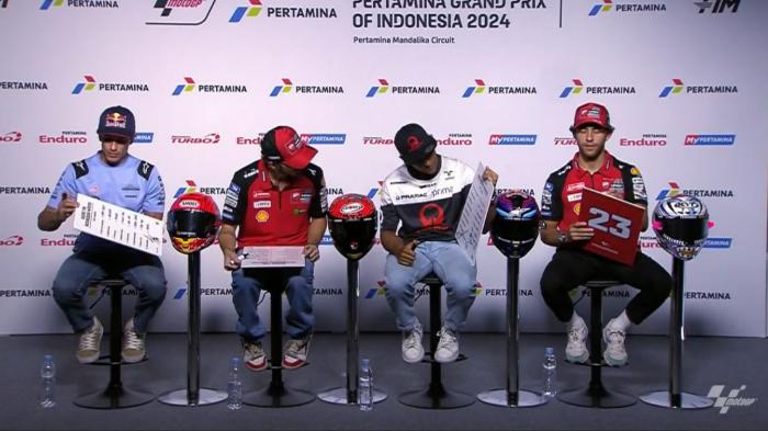 Momen-keempat-pembalap-Ducati-melakukan-sesi-konferensi-pers.jpg